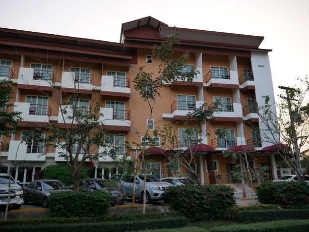 Imagen de los exteriores del Hotel Buriram Siri Resort. Foto 18