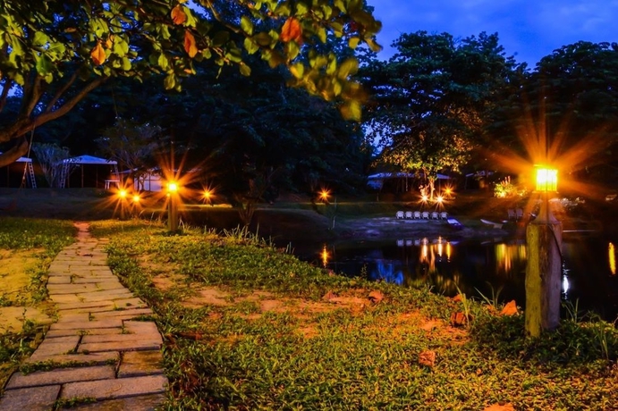 Imagen de los exteriores del Hotel Buritara Resort and Spa, Kanchanaburi. Foto 4