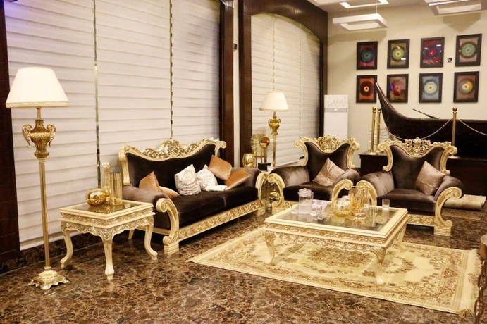 Imagen de los interiores del Hotel Burj Al Swat. Foto 16