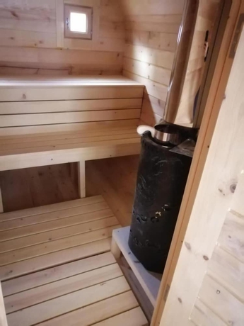 Imagen de la piscina del Hotel Burka Hostel. Foto 17