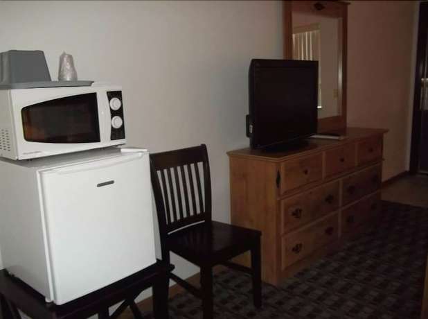 Imagen de la habitación del Hotel Burke Inn Motel and Suites. Foto 12