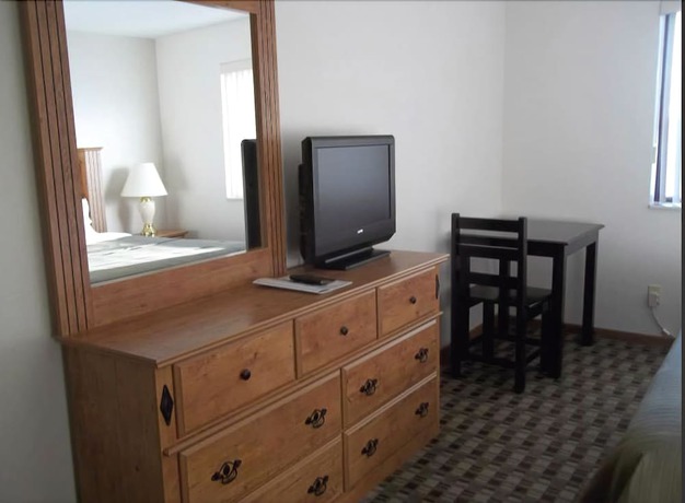 Imagen de la habitación del Hotel Burke Inn Motel and Suites. Foto 17