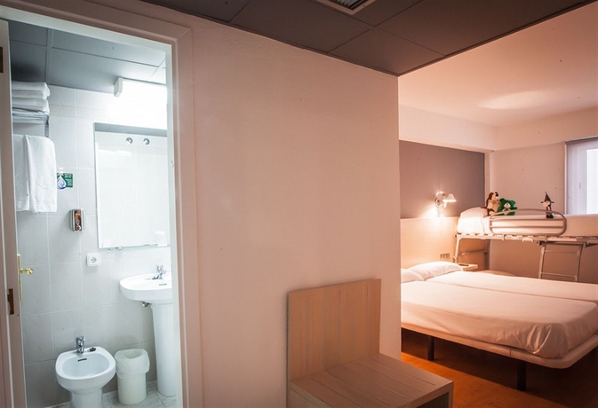 Imagen de la habitación del Hotel Burlada. Foto 2