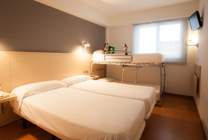 Imagen de la habitación del Hotel Burlada. Foto 5