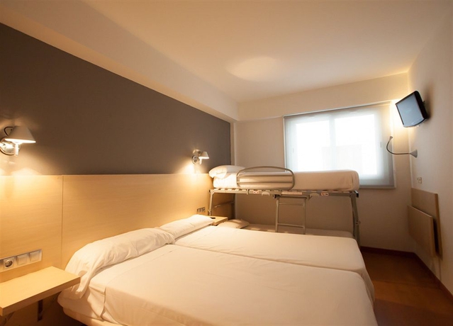 Imagen de la habitación del Hotel Burlada. Foto 7