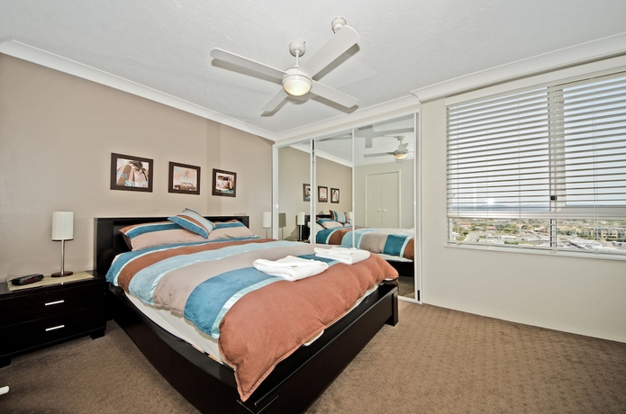Imagen de la habitación del Hotel Burleigh Beach Tower. Foto 5