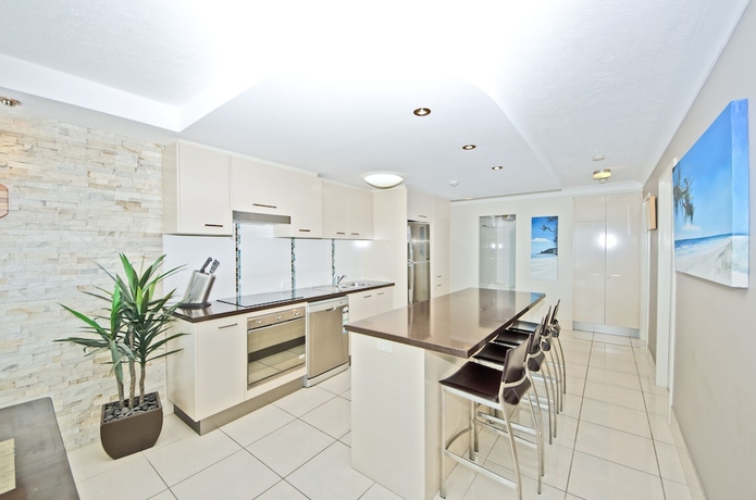 Imagen de la habitación del Hotel Burleigh Beach Tower. Foto 7