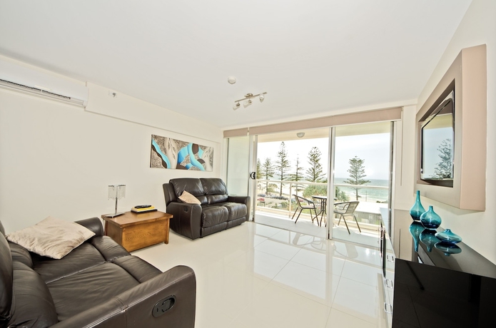 Imagen de la habitación del Hotel Burleigh Beach Tower. Foto 10
