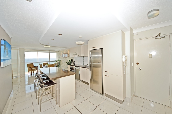 Imagen de la habitación del Hotel Burleigh Beach Tower. Foto 13
