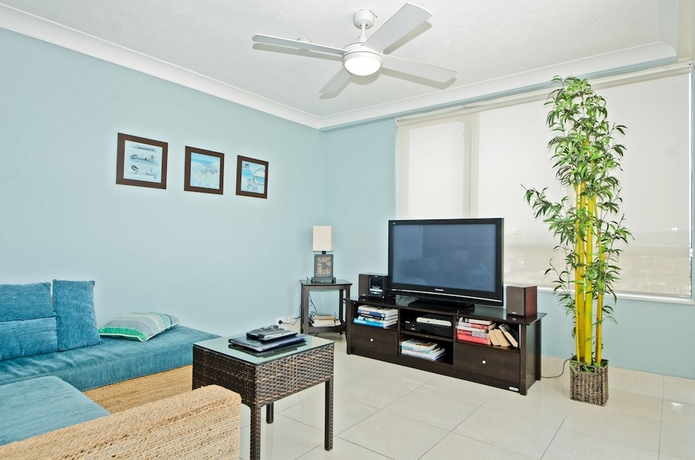 Imagen de la habitación del Hotel Burleigh Beach Tower. Foto 15