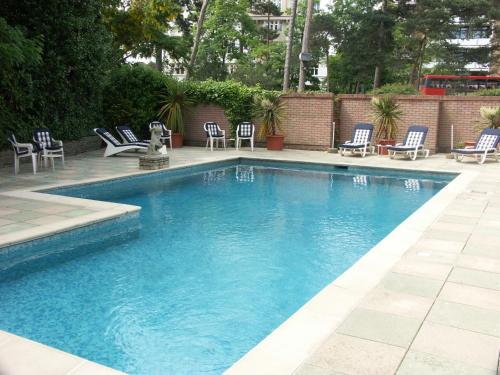 Imagen general del Hotel Burley Court. Foto 4