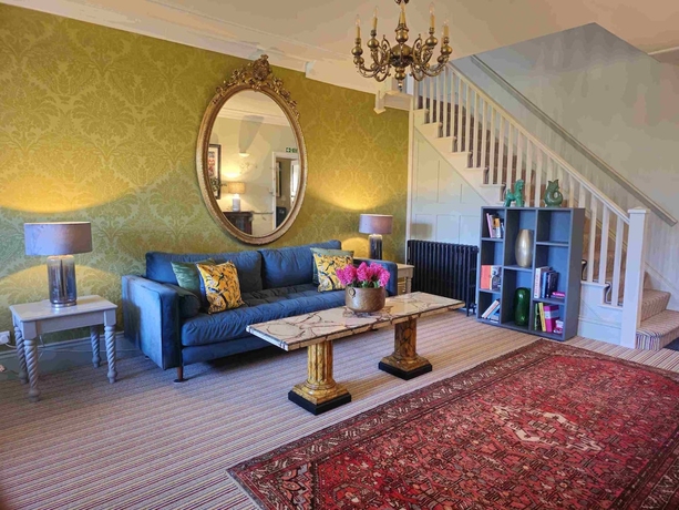 Imagen de los interiores del Hotel Burlington Berties. Foto 16