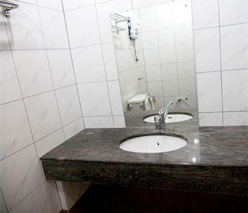Imagen de la habitación del Hotel Burmahtel - Hostel. Foto 3