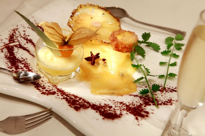 Imagen del bar/restaurante del Hotel Burnel Et La Cl&eacute; Des Champs. Foto 2