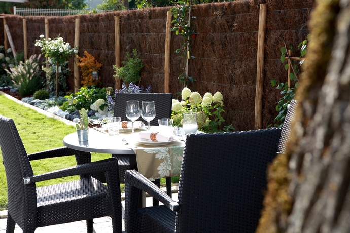 Imagen de los exteriores del Hotel Burnel Et La Cl&eacute; Des Champs. Foto 13