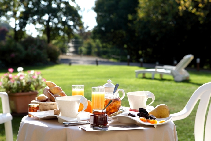 Imagen de los exteriores del Hotel Burnel Et La Cl&eacute; Des Champs. Foto 14