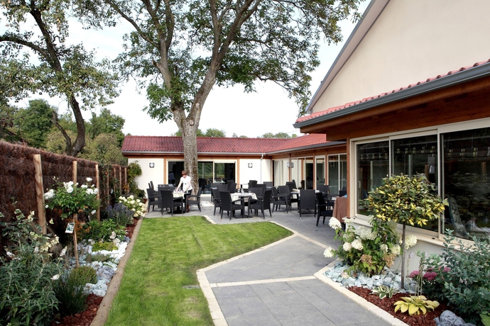 Imagen de los exteriores del Hotel Burnel Et La Cl&eacute; Des Champs. Foto 15