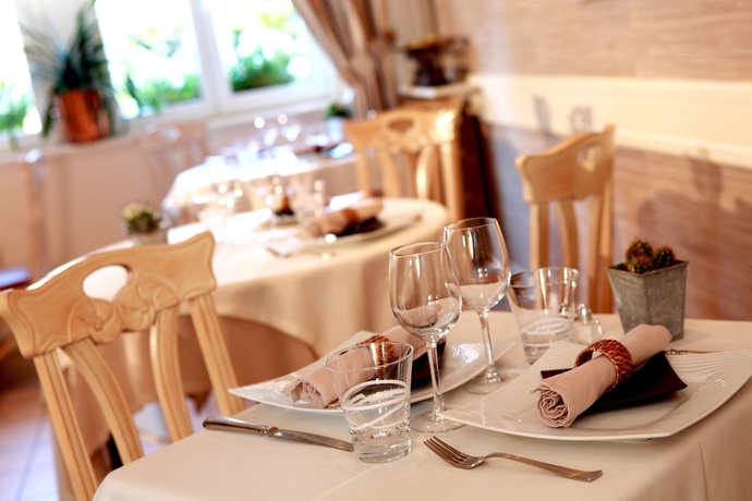 Imagen del bar/restaurante del Hotel Burnel Et La Cl&eacute; Des Champs. Foto 7