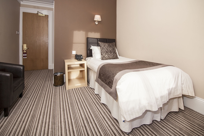 Imagen de la habitación del Hotel Burnett Arms. Foto 8