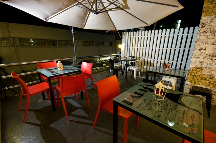 Imagen del bar/restaurante del Hotel Burnt Oak. Foto 2