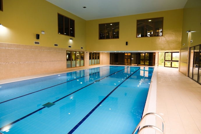 Imagen de la piscina del Hotel Burntwood Court. Foto 16