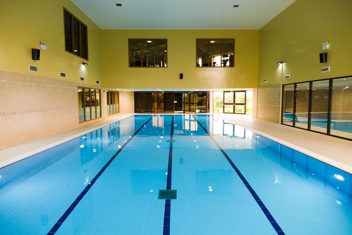 Imagen de la piscina del Hotel Burntwood Court. Foto 17