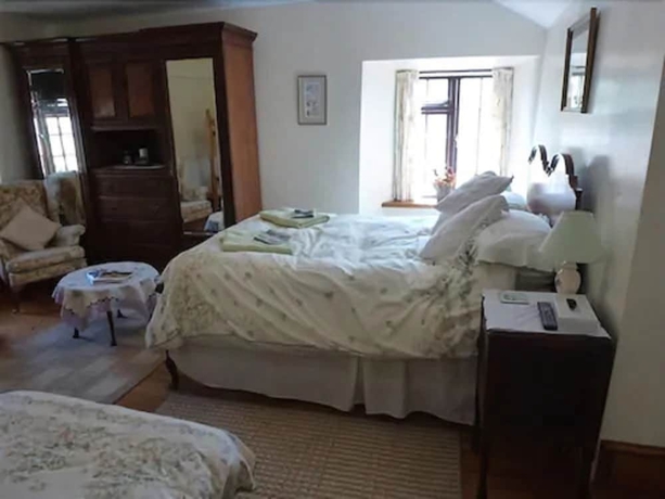 Imagen de la habitación del Hotel Burton Farmhouse. Foto 3