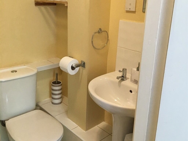 Imagen de la habitación del Hotel Burton Villa Guest House. Foto 7