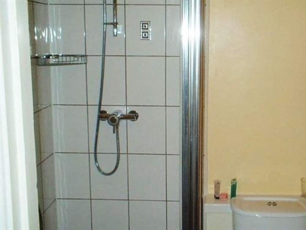 Imagen de la habitación del Hotel Burton Villa Guest House. Foto 15