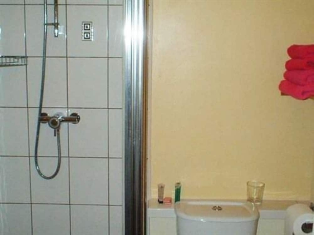 Imagen de la habitación del Hotel Burton Villa Guest House. Foto 18