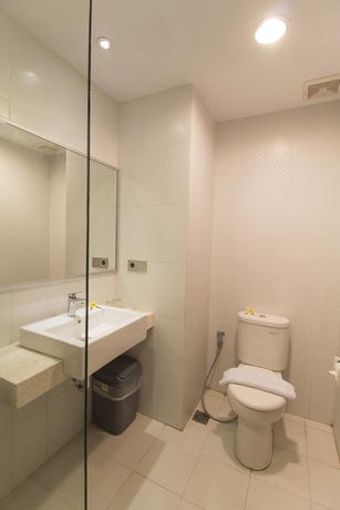 Imagen de la habitación del Hotel Burza Yogyakarta. Foto 13