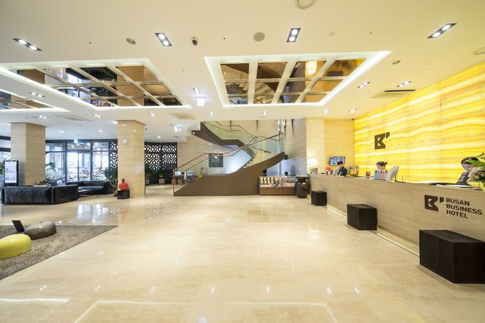Imagen de los interiores del Hotel Busan Business. Foto 13