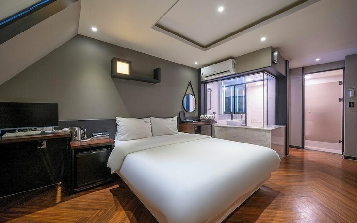Imagen de la habitación del Hotel Busan Daeyeondong Smith. Foto 12