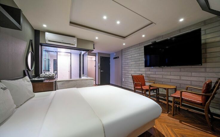 Imagen de la habitación del Hotel Busan Daeyeondong Smith. Foto 20