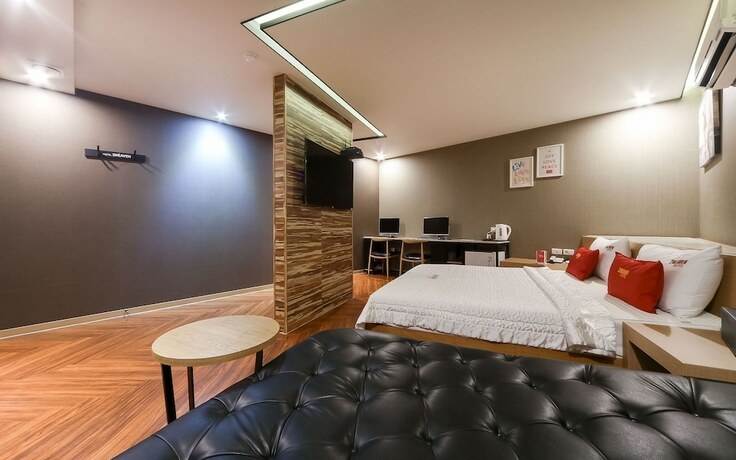 Imagen de la habitación del Hotel Busan Deokcheon 2heaven. Foto 16