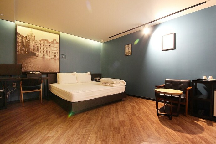 Imagen de la habitación del Hotel Busan Deokcheon 2heaven. Foto 17