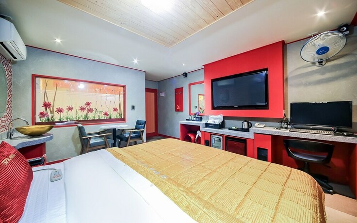 Imagen de la habitación del Hotel Busan Hwamyeong-dong Spa. Foto 28