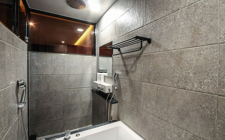 Imagen de la habitación del Hotel Busan Oncheonjang Mithuna. Foto 23