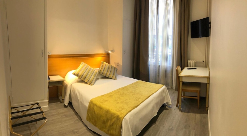 Imagen de la habitación del Hotel Busby. Foto 18