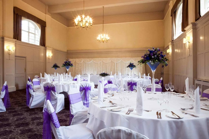 Imagen de los interiores del Hotel Bush Farnham. Foto 11