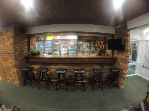 Imagen del bar/restaurante del Hotel Bushmans Motor Inn. Foto 18