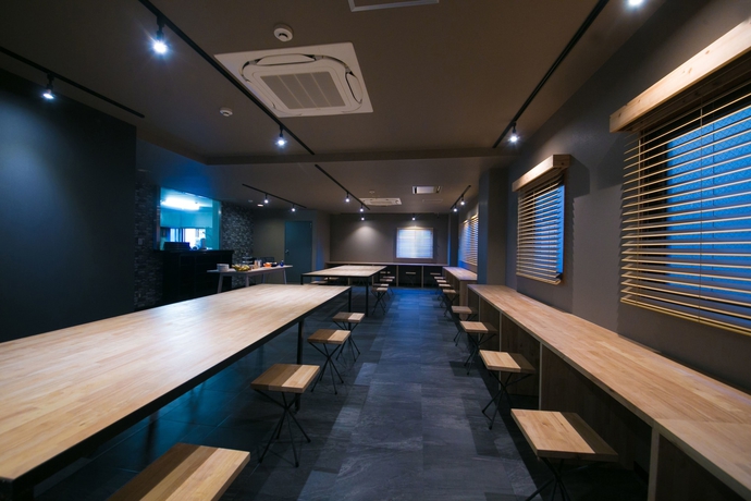 Imagen del bar/restaurante del Hotel Business 910. Foto 15