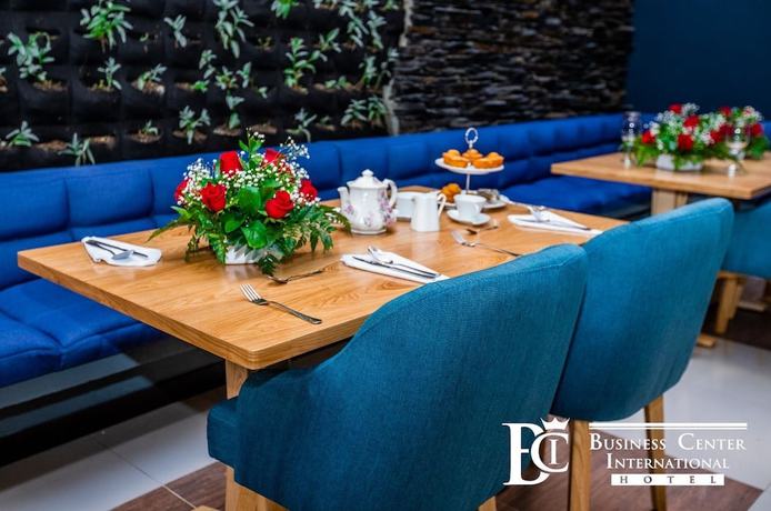 Imagen del bar/restaurante del Hotel Business Center International. Foto 7
