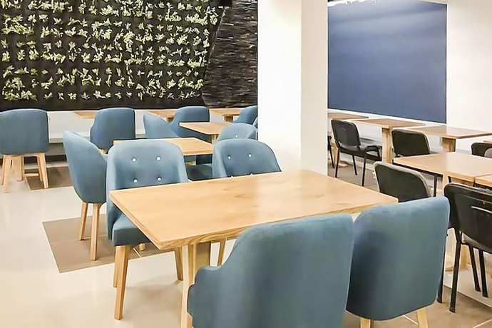 Imagen del bar/restaurante del Hotel Business Center International. Foto 10