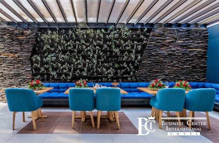 Imagen de los exteriores del Hotel Business Center International. Foto 11