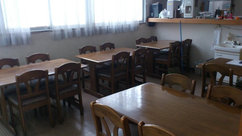 Imagen del bar/restaurante del Hotel Business Chateau Est Takamatsu. Foto 2
