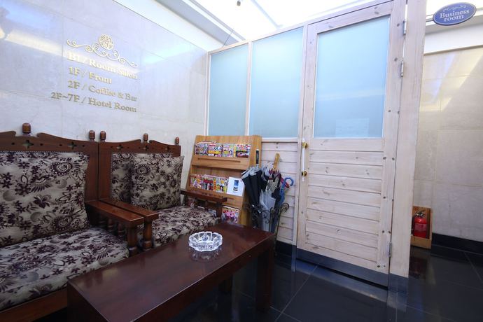 Imagen de los interiores del Hotel Business, Cheonan. Foto 17