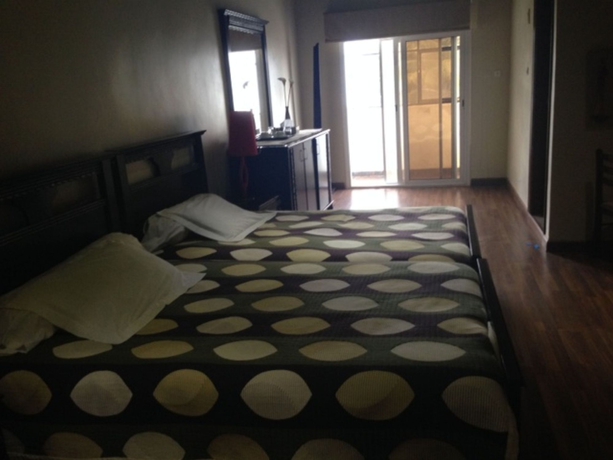 Imagen de la habitación del Hotel Business, Dakar. Foto 5