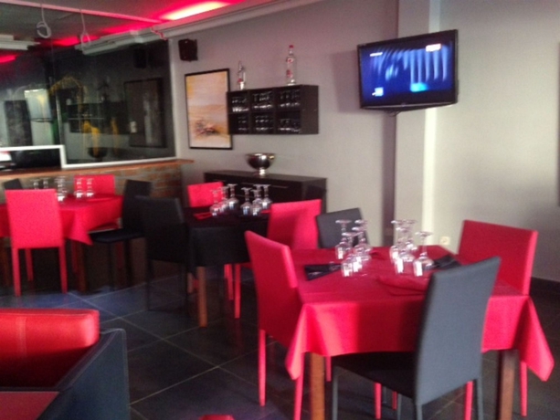 Imagen del bar/restaurante del Hotel Business, Dakar. Foto 3