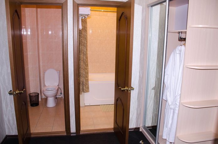 Imagen de la habitación del Hotel Business, Dalnegorsk. Foto 15